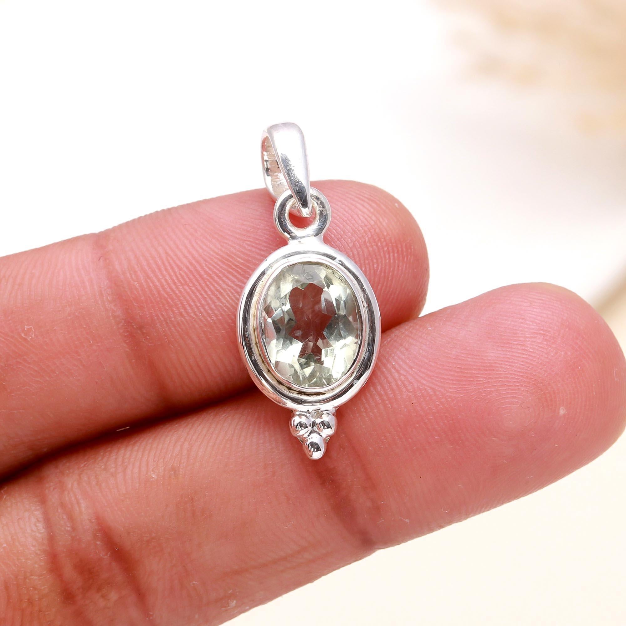 925 Sterling Silver Vintage Oval Green Quartz Pendant