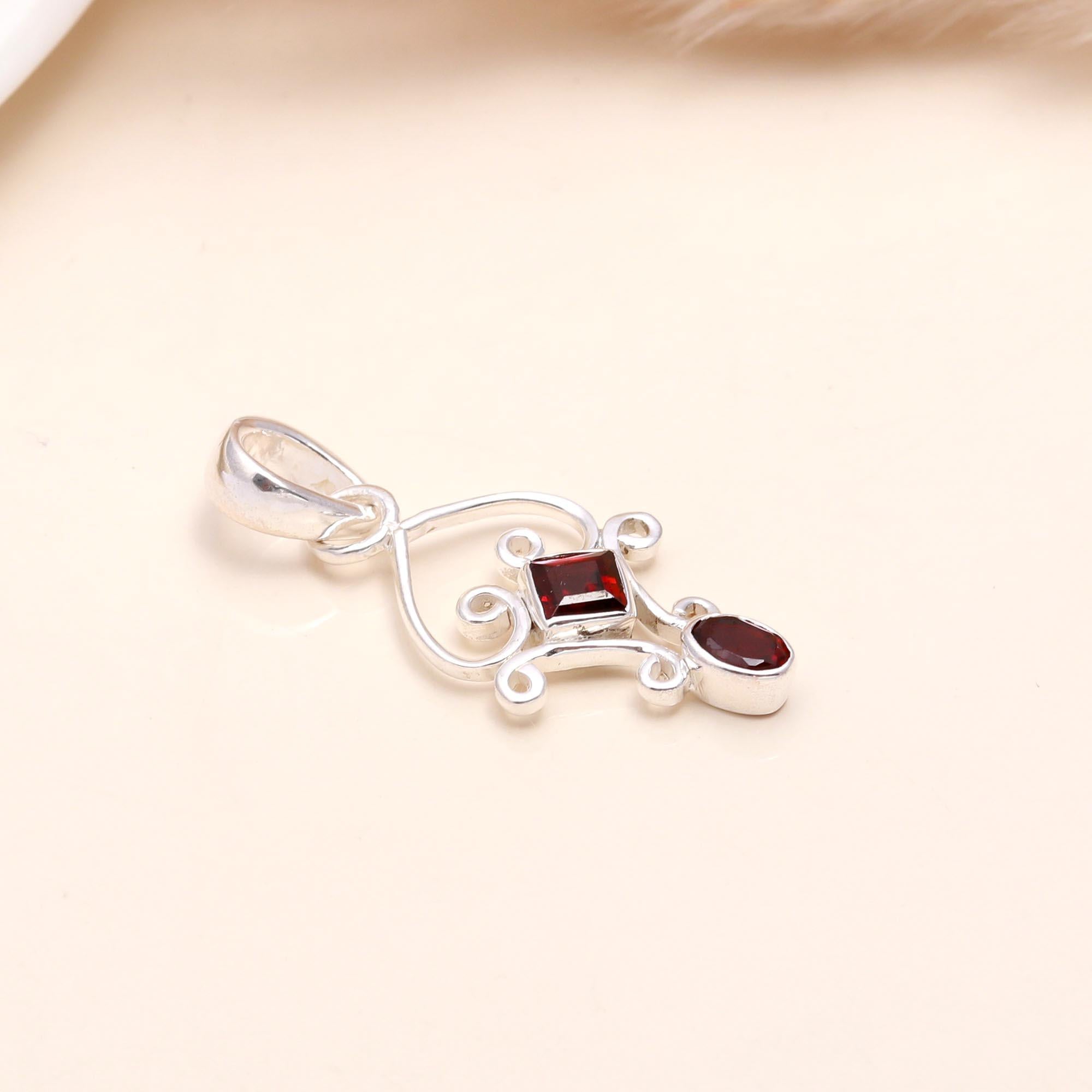 925 Sterling Silver Vintage Garnet Filigree Statement Pendant