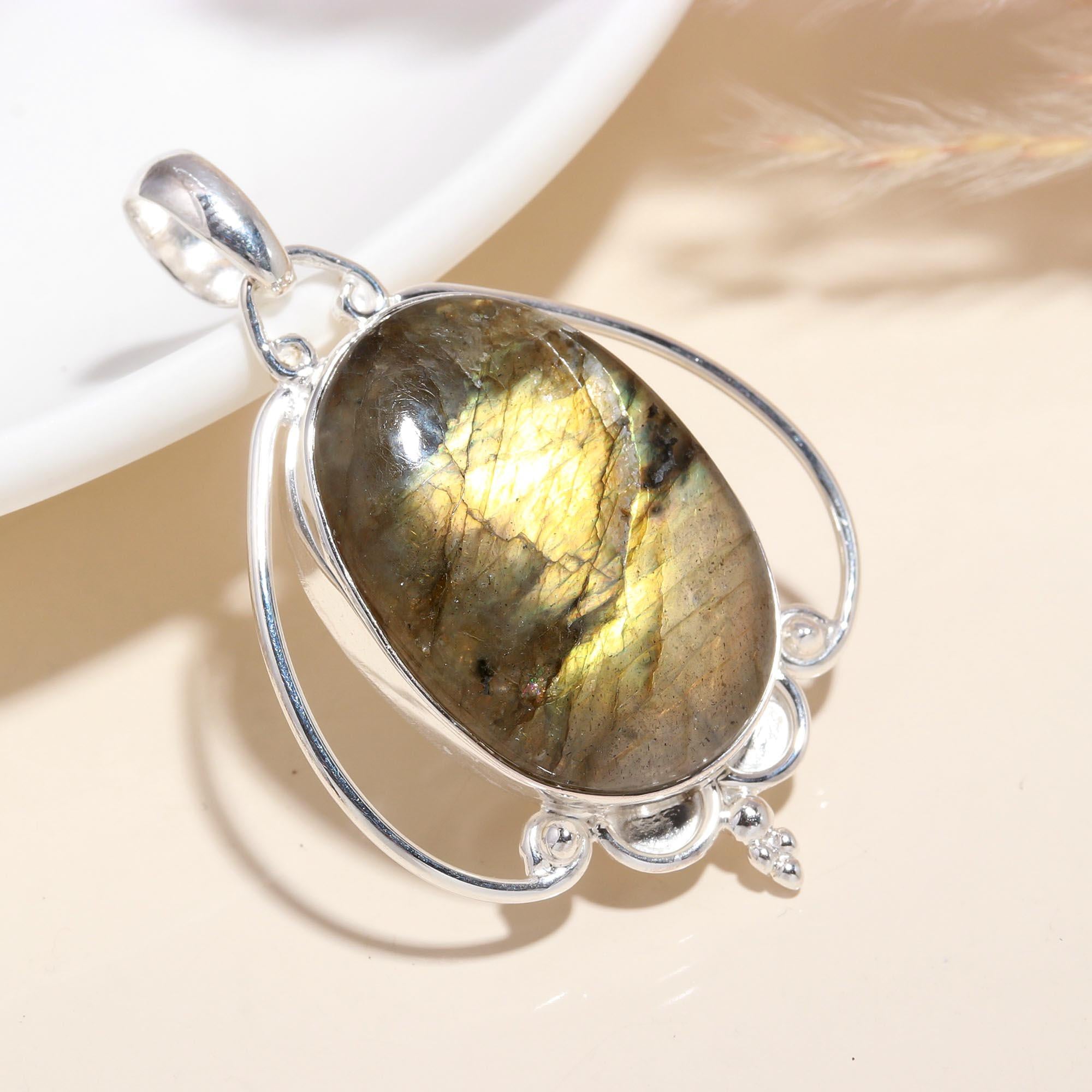 925 Sterling Silver Handmade Labradorite Pendant