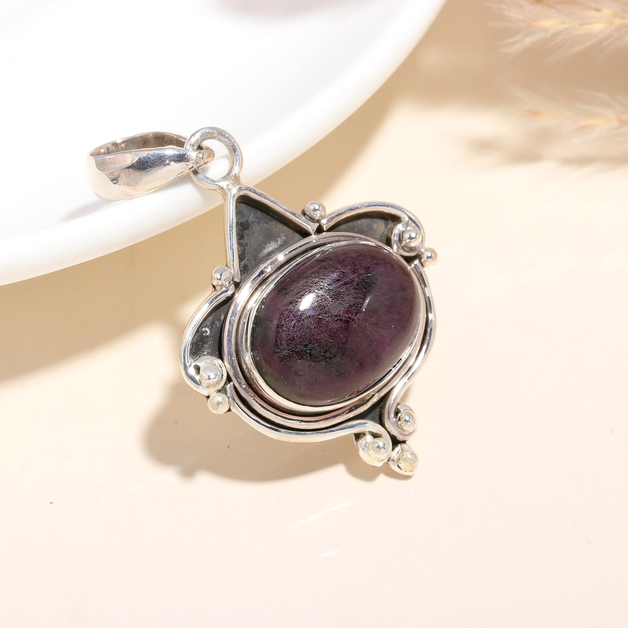 925 Sterling Silver Oval Ruby Zoisite Pendant Vintage Boho Jewelry