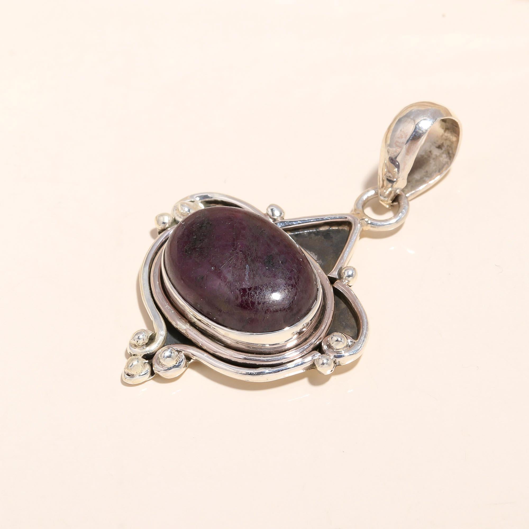 925 Sterling Silver Oval Ruby Zoisite Pendant Vintage Boho Jewelry