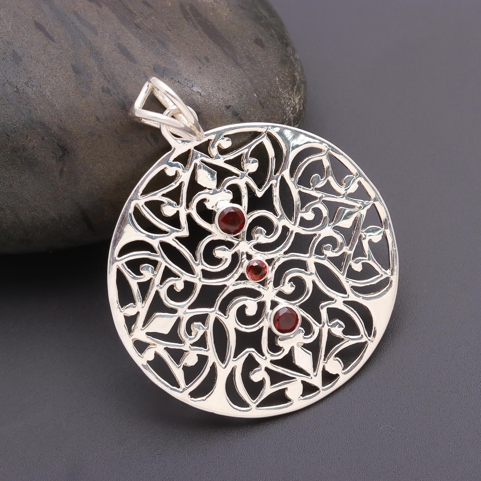 925 Silver Filigree Garnet Round Pendant