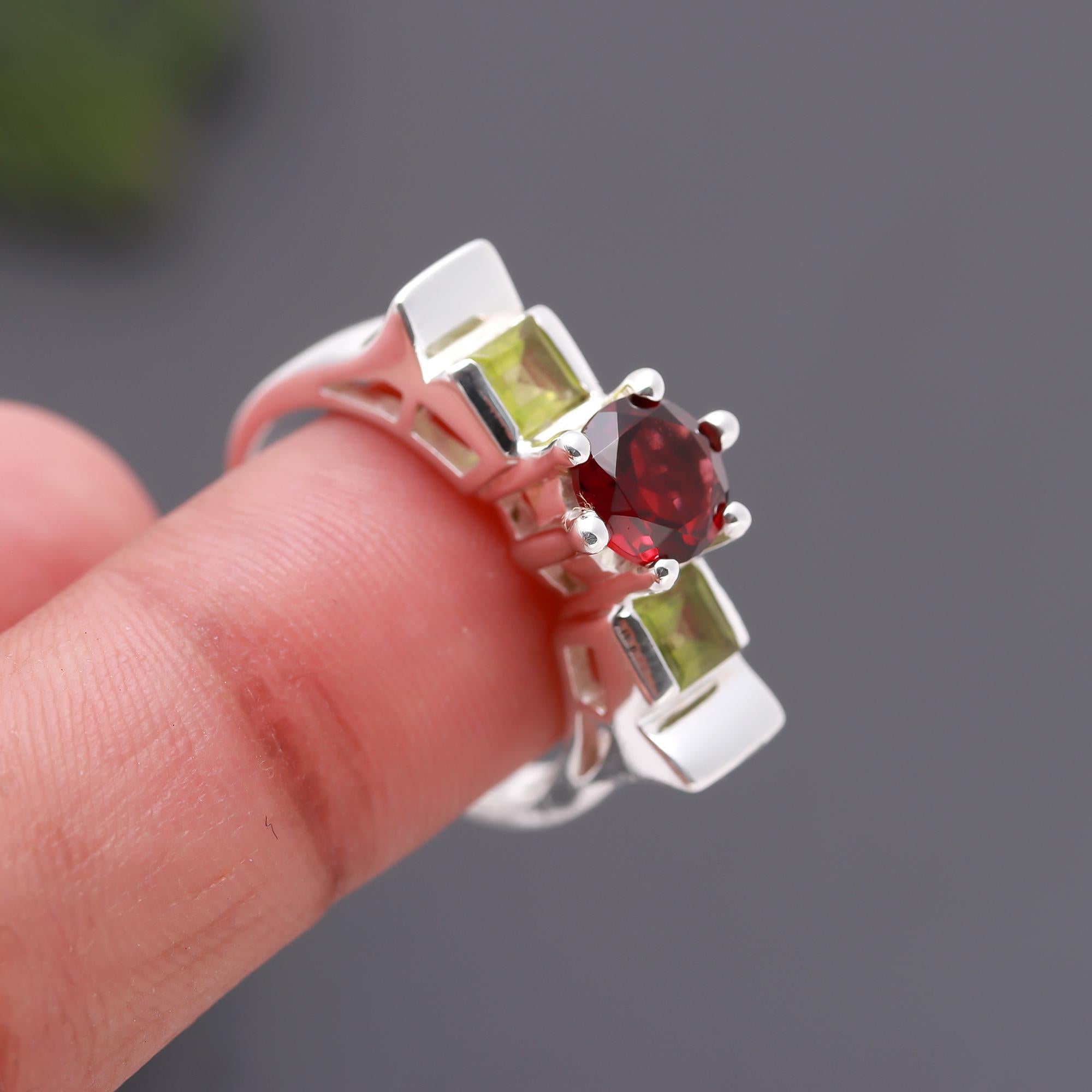 925 Silver Garnet & Peridot Designer Ring