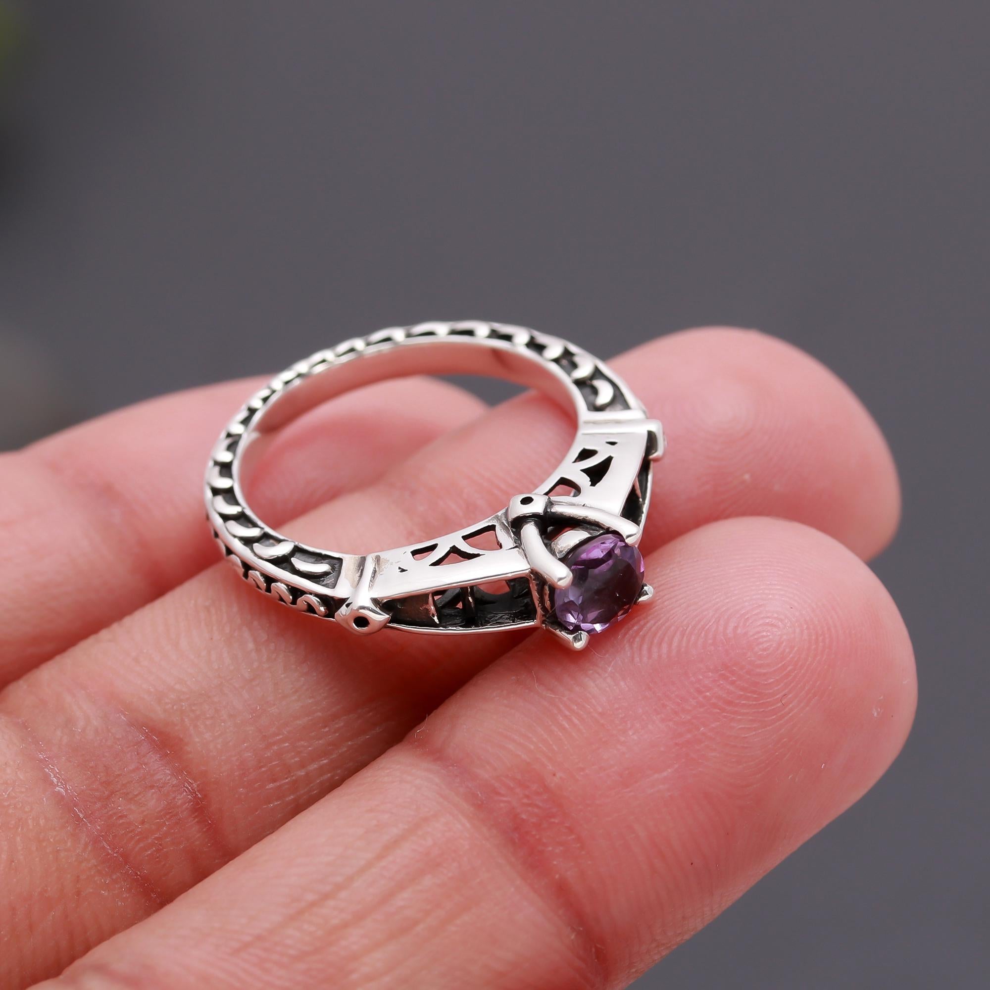 925 Silver Antique-Style Amethyst Solitaire Ring