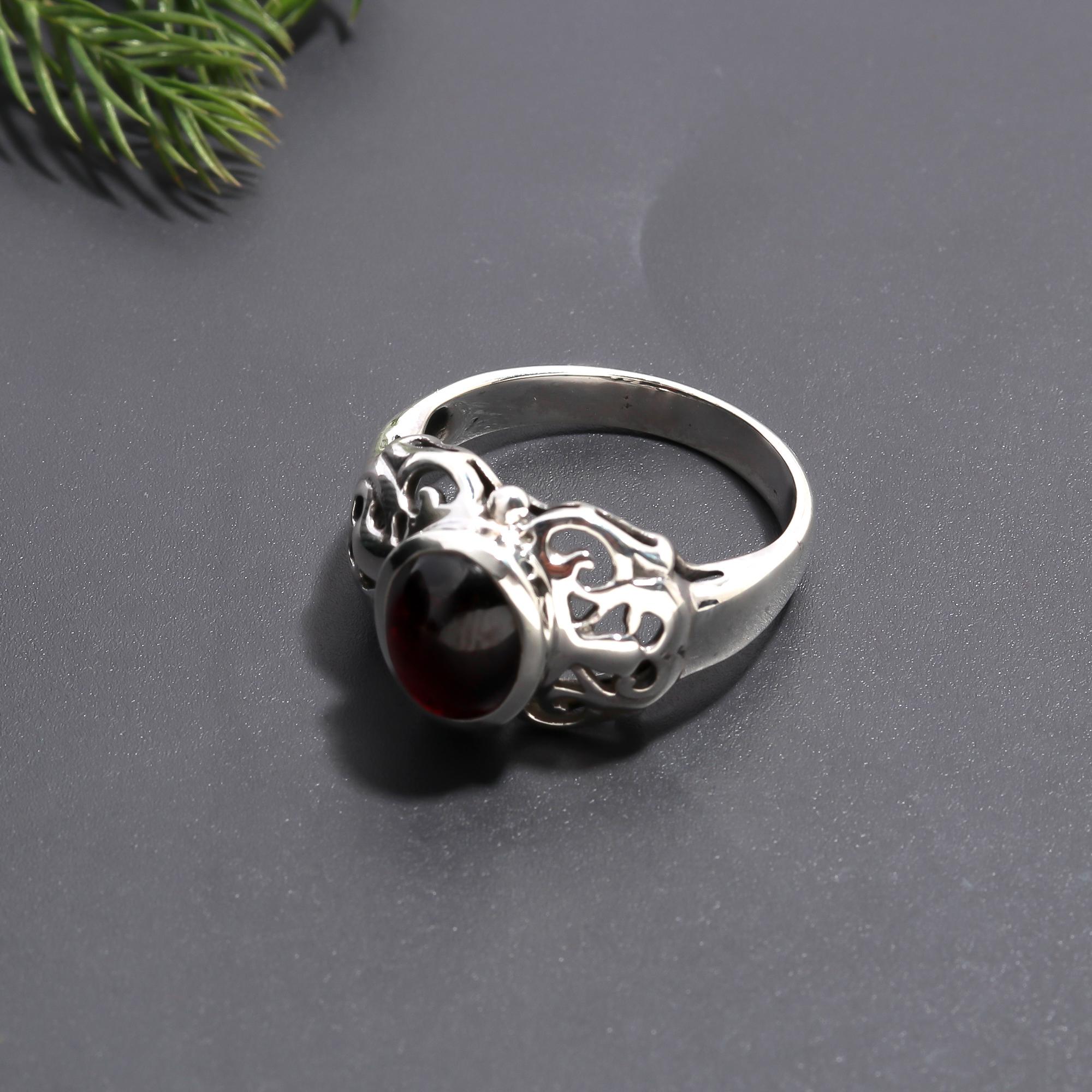 925 Silver Vintage Filigree Garnet Ring