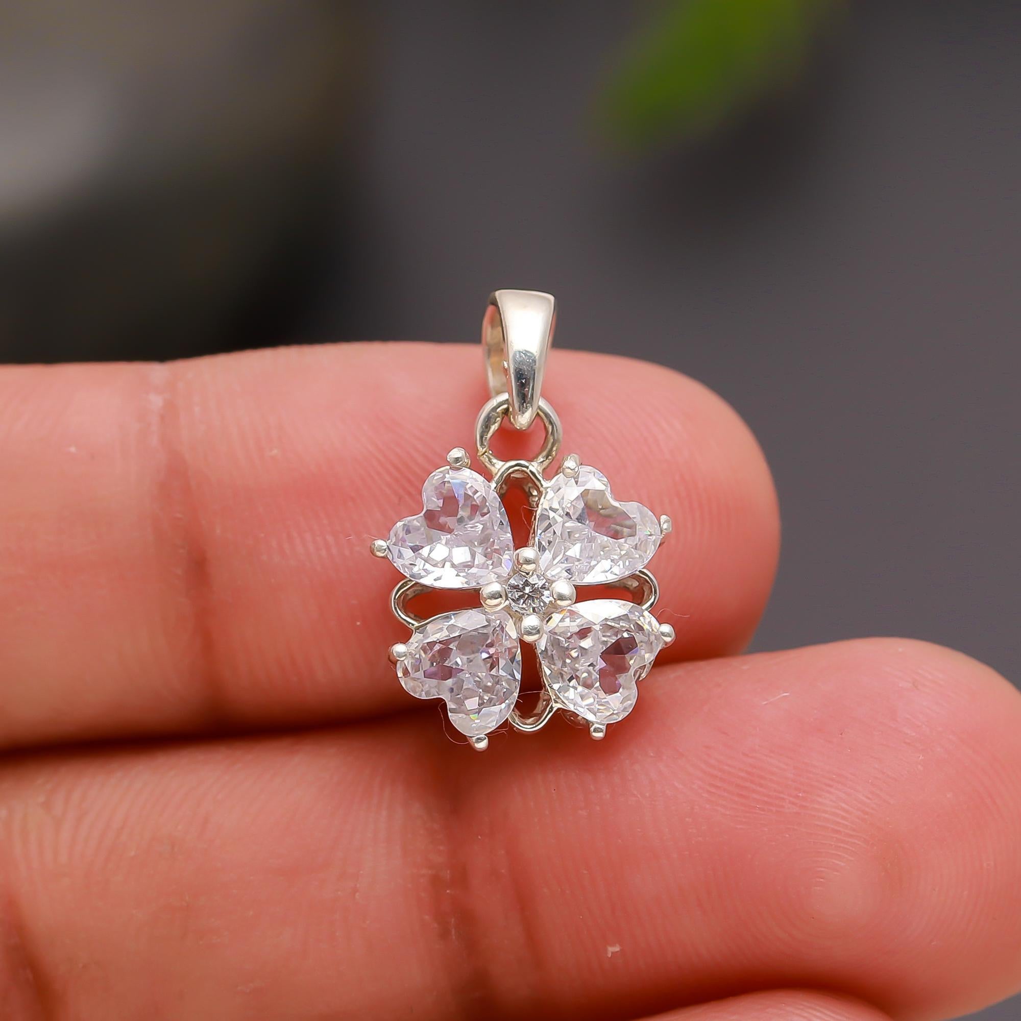 925 Silver Heart Cluster Floral Pendant
