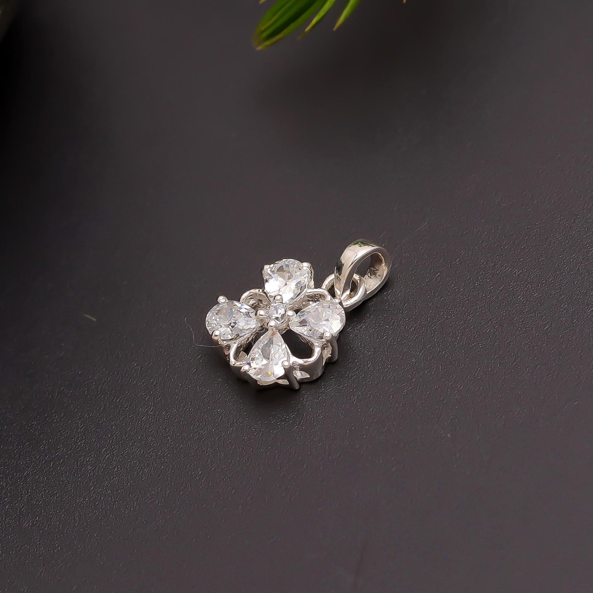 925 Silver Clover Sparkle Pendant