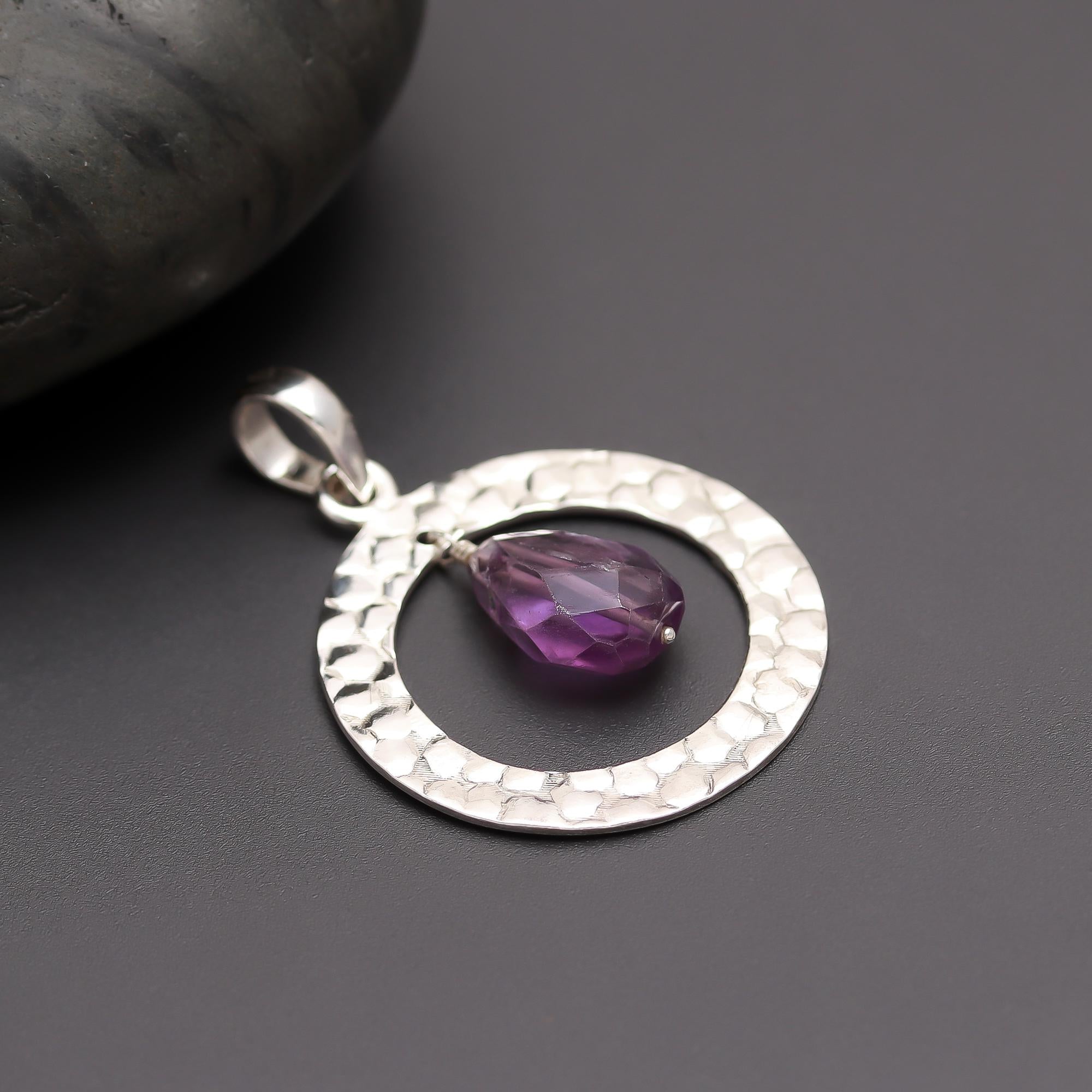 925 Silver Hammered Circle Raw Amethyst Drop Pendant