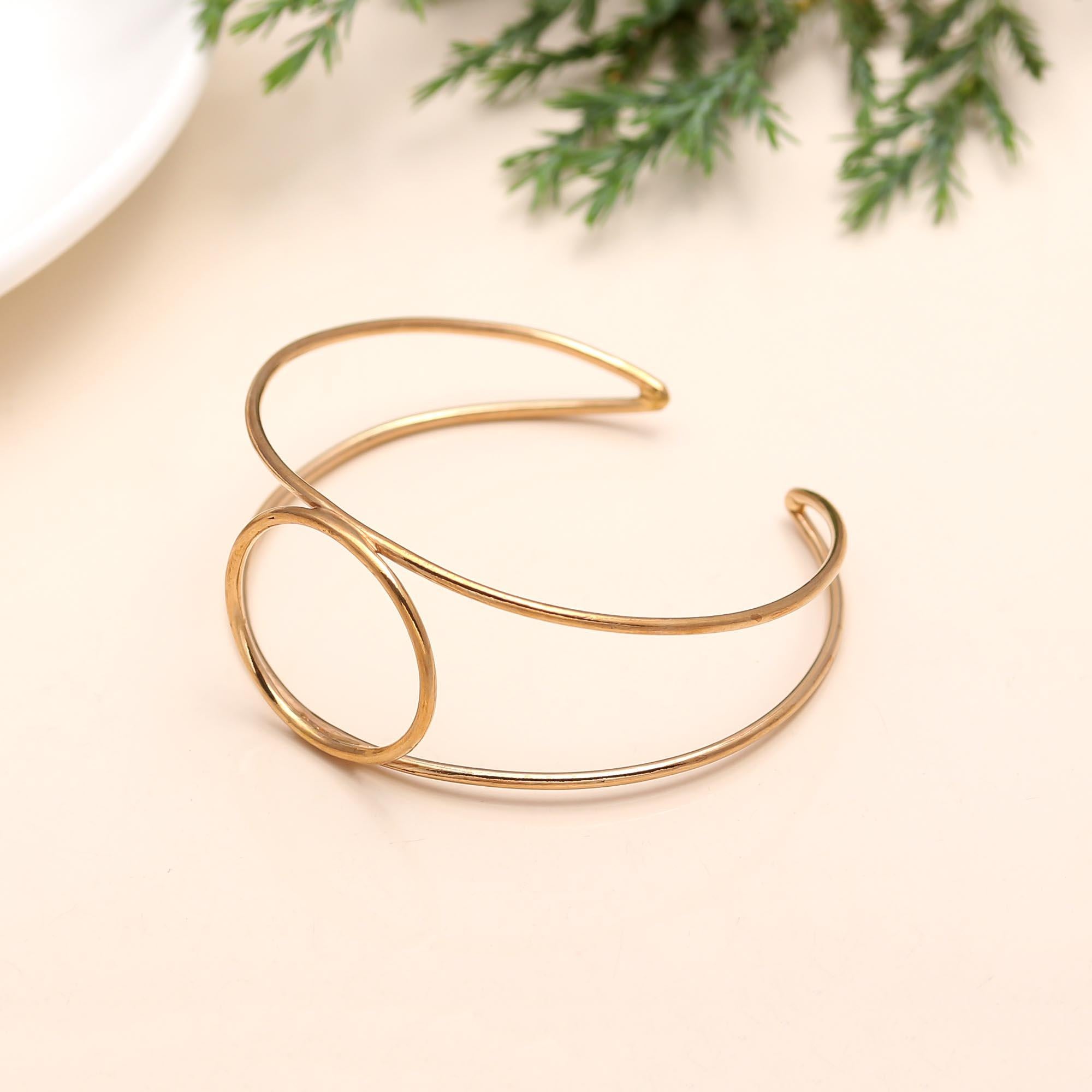 The Halo Horizon: Geometric Gold Vermeil Circle Cuff