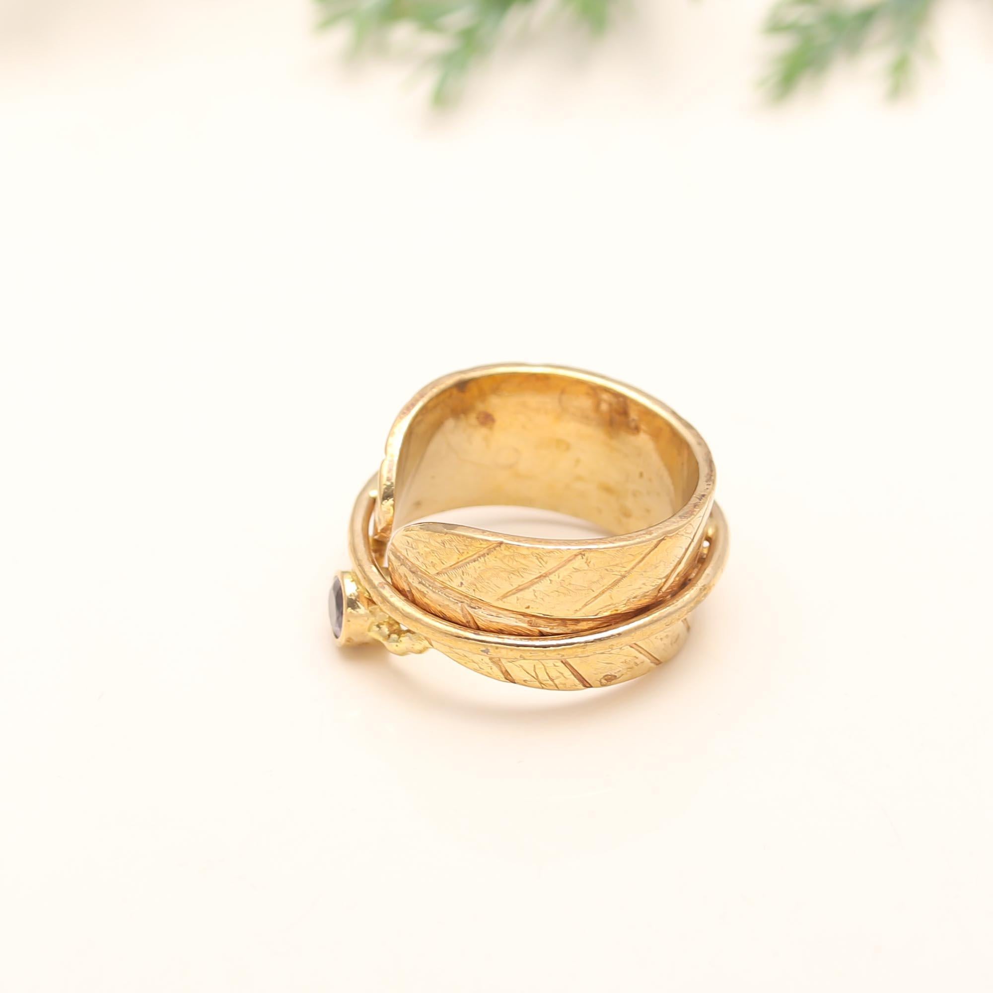 The Forest Gem: Textured Leaf Band Ring
