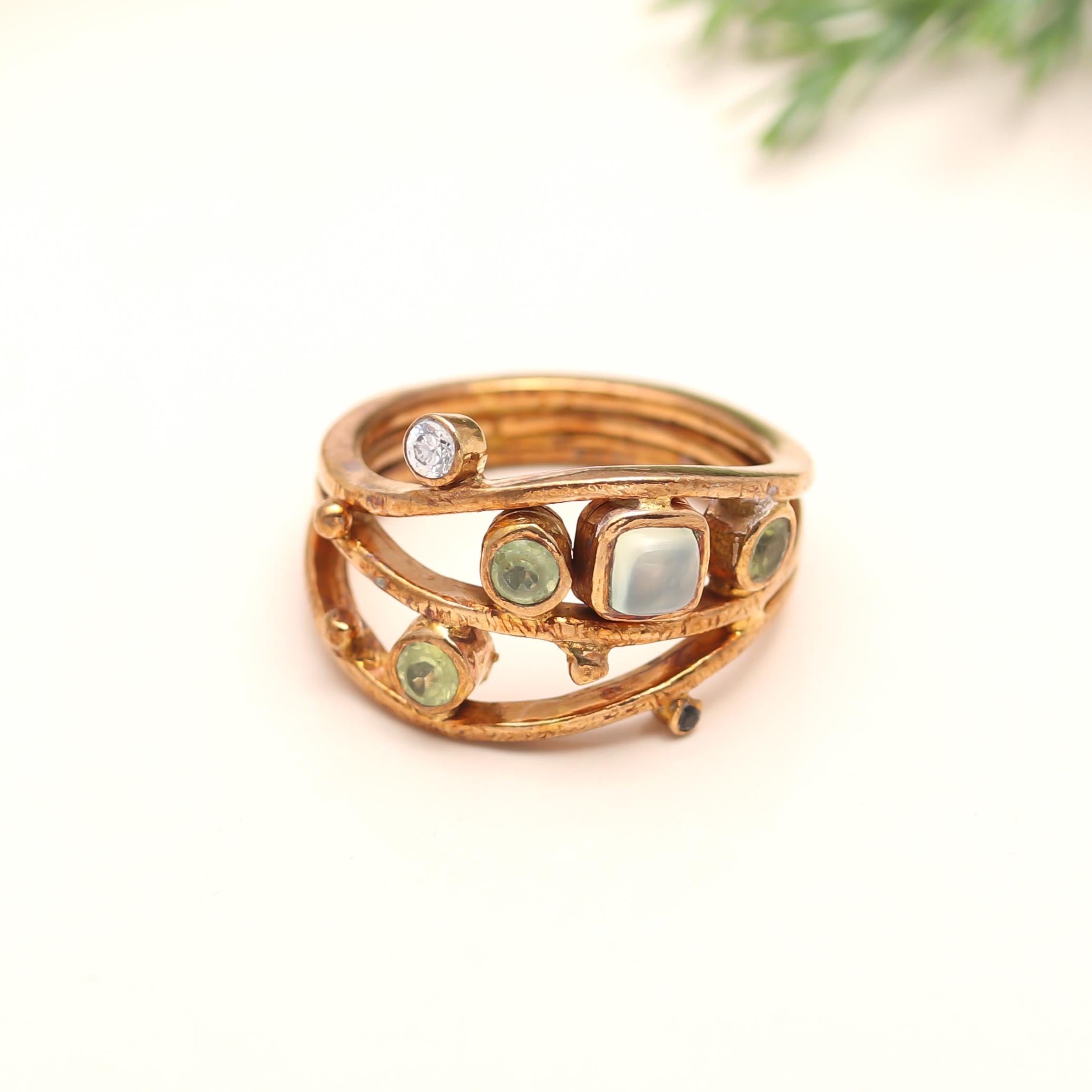 The Mixed Gemstone Cage: Multi-Row Peridot & Aquamarine Ring