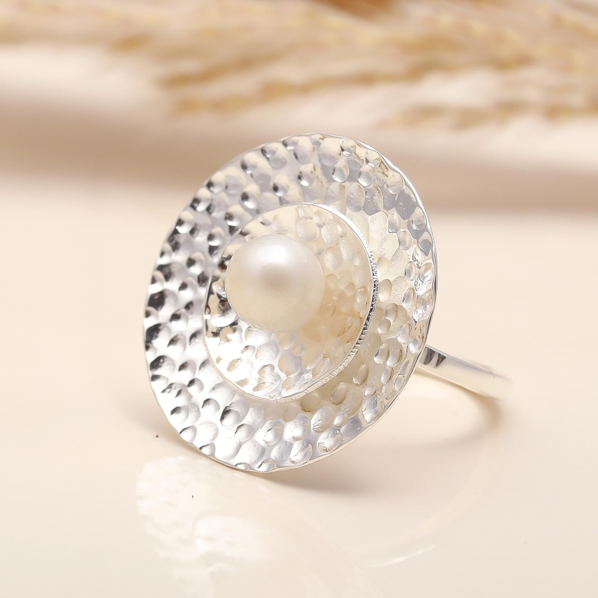 925 Silver Hammered Disc Pearl Ring