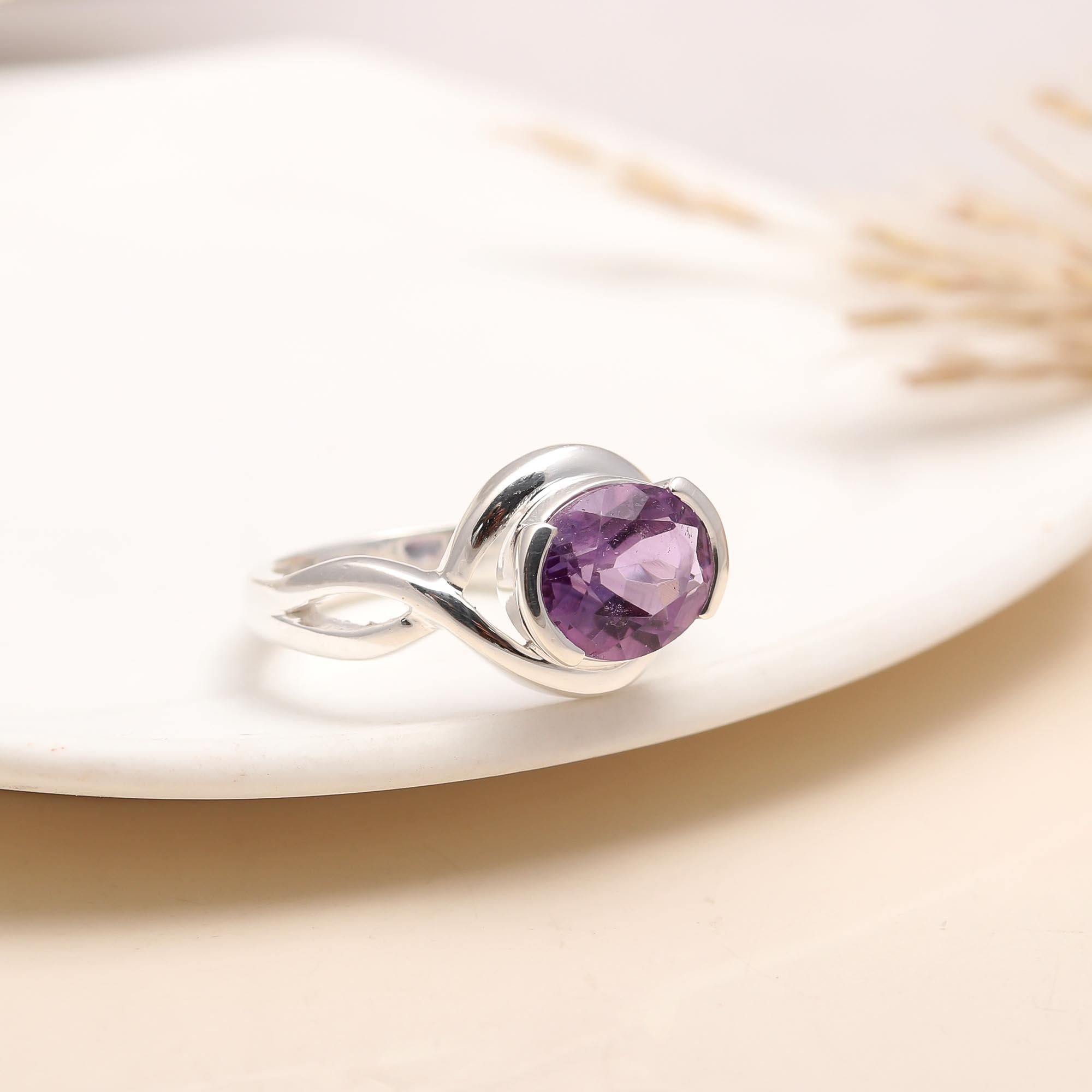925 Silver Oval Amethyst Ring with twisted band design