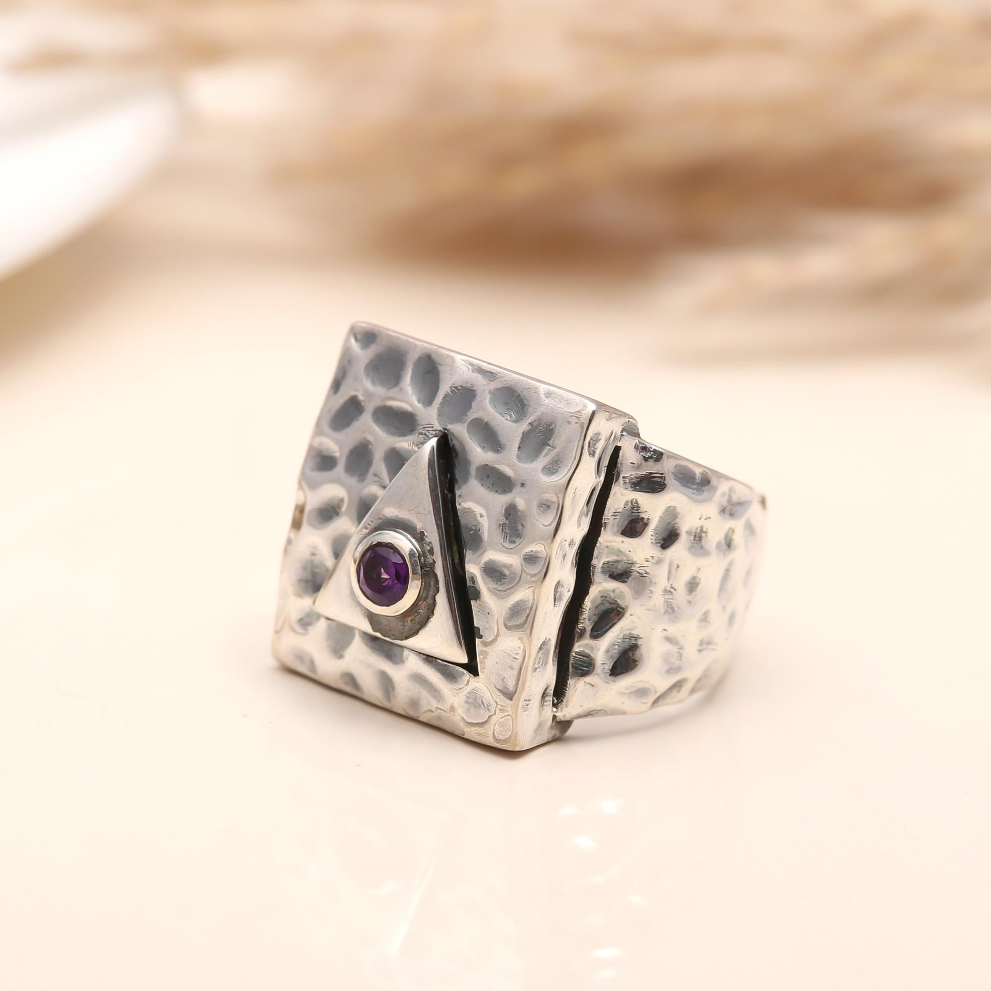 Modern hammered amethyst gemstone ring for gifting