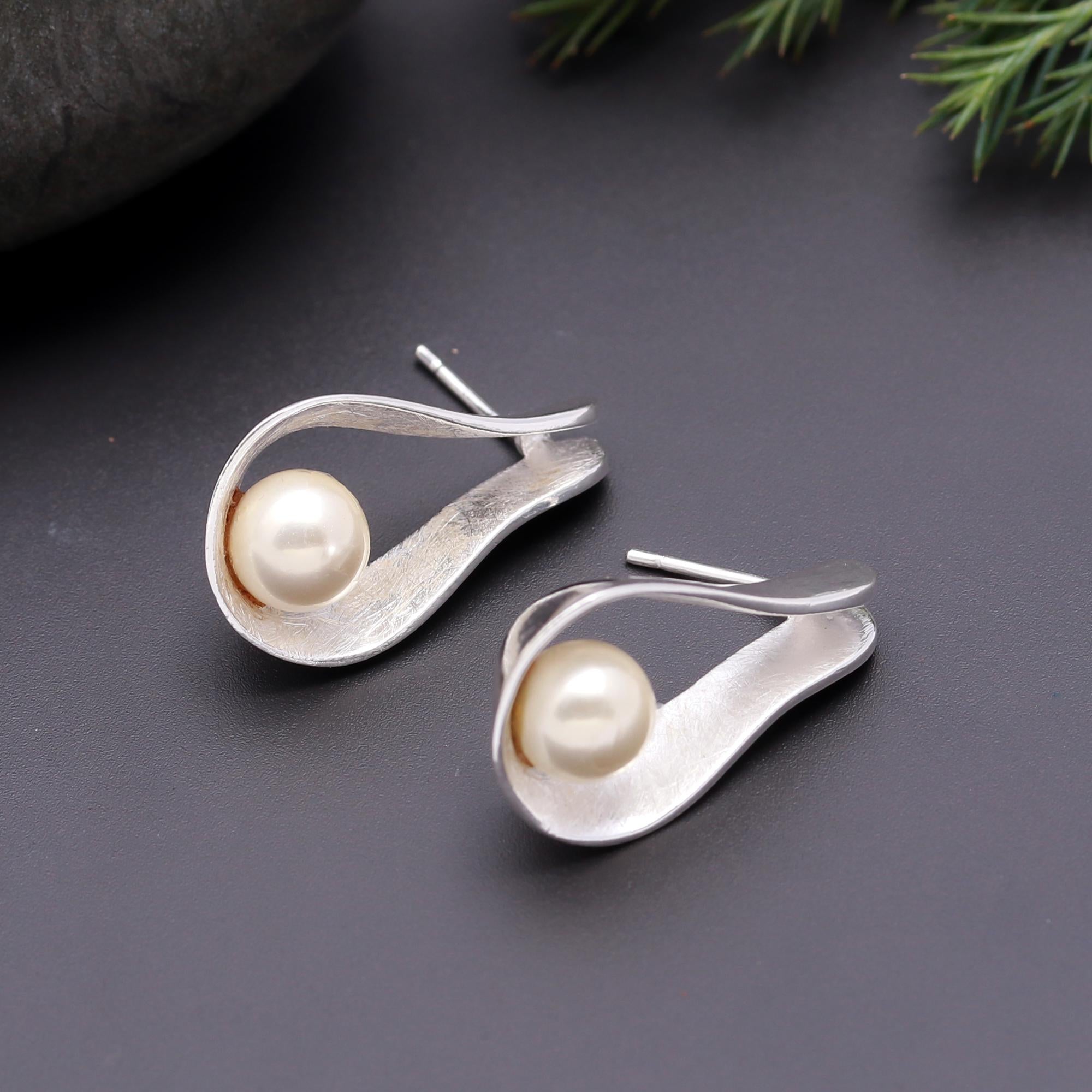 925 Silver Teardrop Pearl Drop Earrings