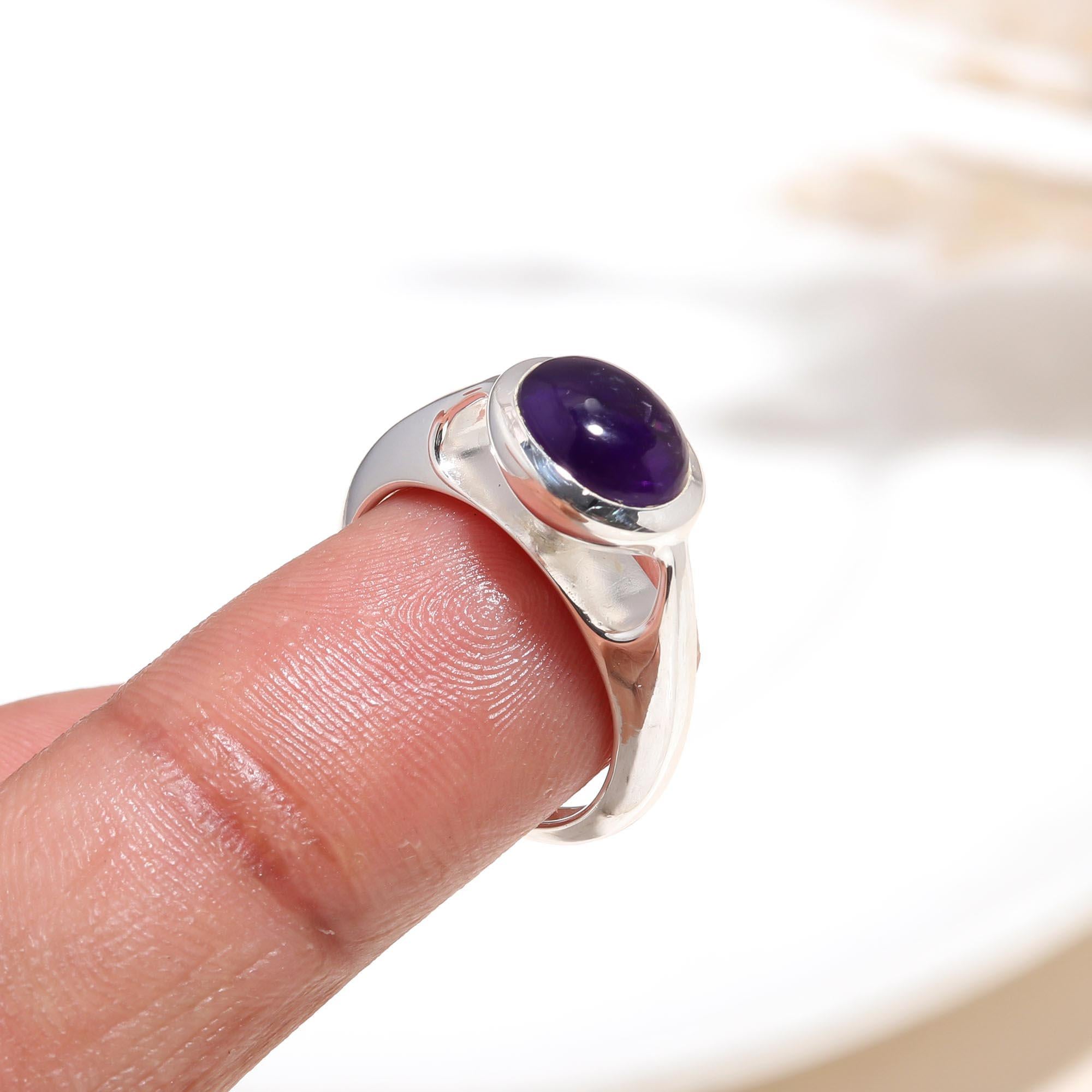 The Violet Zenith: Amethyst Oval Silver Ring
