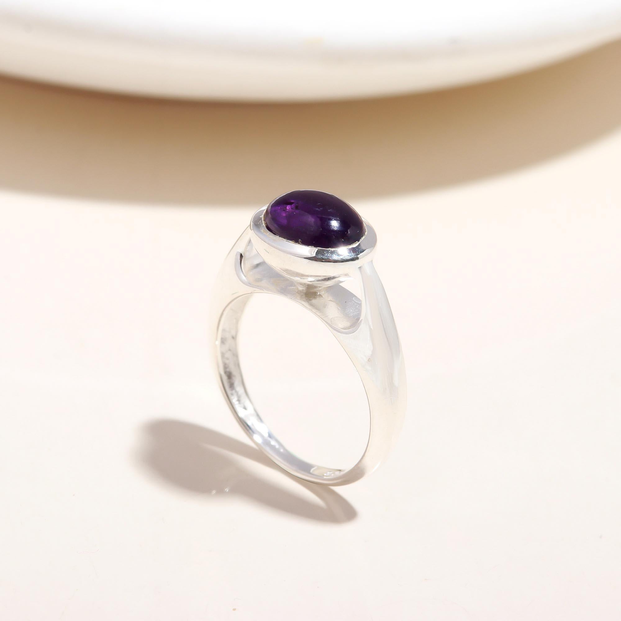 The Violet Zenith: Amethyst Oval Silver Ring