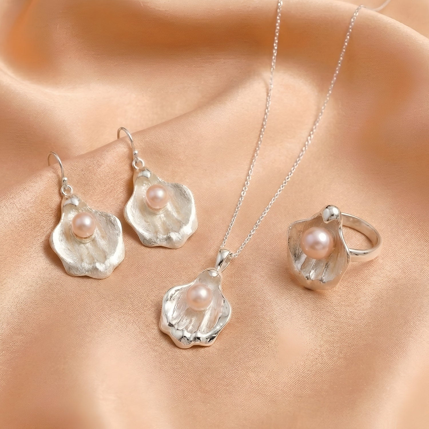 The Calla Lily: Organic Pearl Floral Gift Set